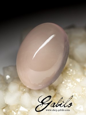 Cabochon pink quartz 13.60 carat
