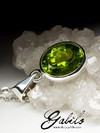Silver pendant with chrysolite