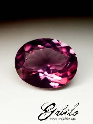 Spinel cut with certificate