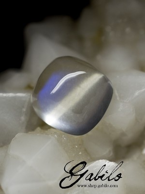Moonstones set 6.05 carats