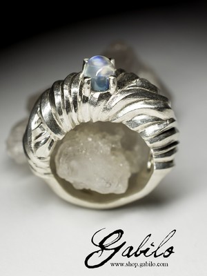 Large moonstone ring with gem report MSU
