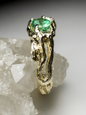 Emerald gold ring with jewellery report MSU