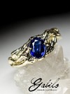 Gold ring with kyanite