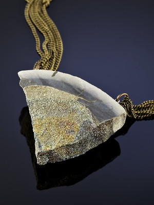 Spectropyrite on chains