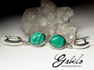 Silver earrings with malachite