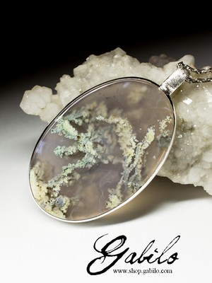 Silver pendant with moss agate