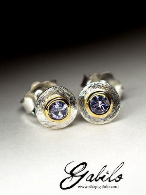 Silver earrings puset with tanzanite