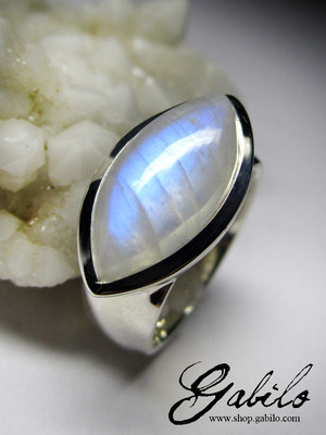 Big moonstone silver ring