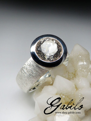 Rock crystal silver ring