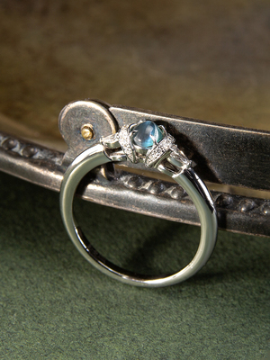 Alexandrite and Diamond gold ring