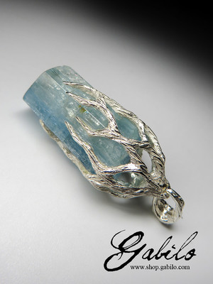 Aquamarine crystal silver pendant