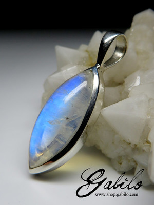 Moonstone in silver