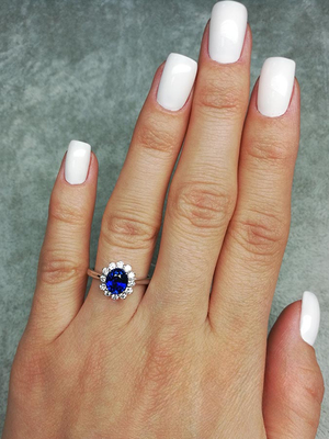 Royal blue Sapphire gold ring with Diamonds