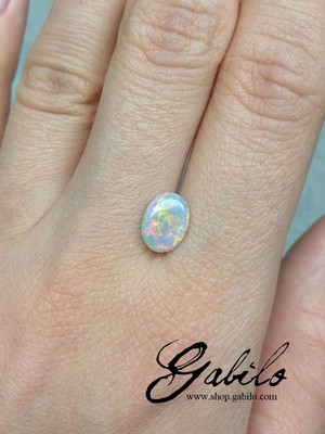 Opal oval cut 1.10 ct 