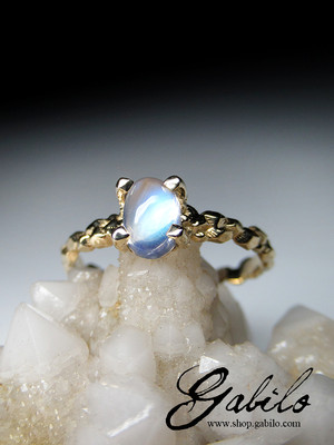Moonstone gold ring with Gem Report