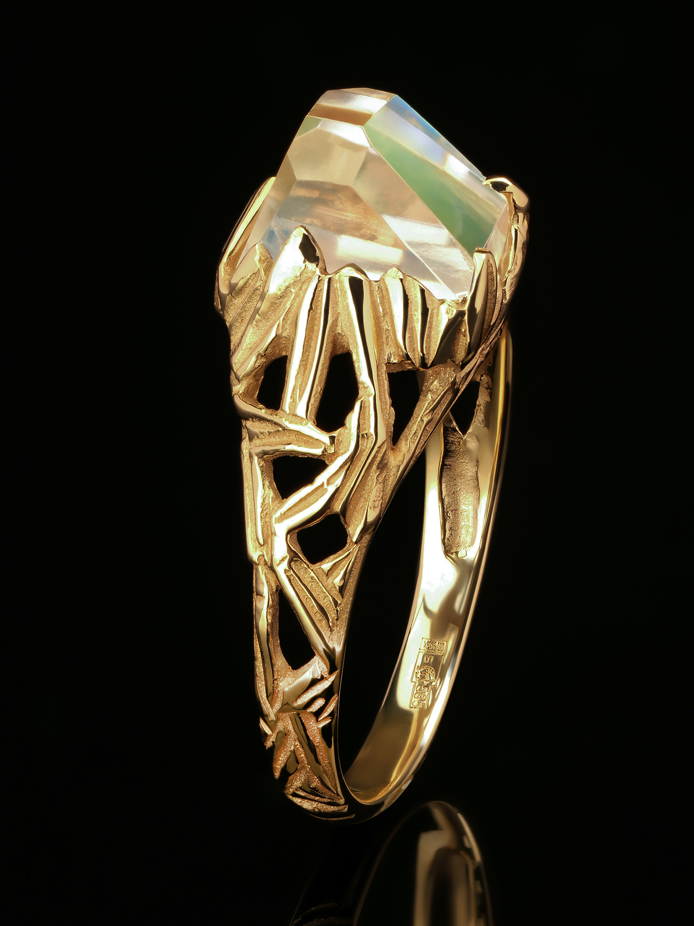 moonstone adularia gold ring
