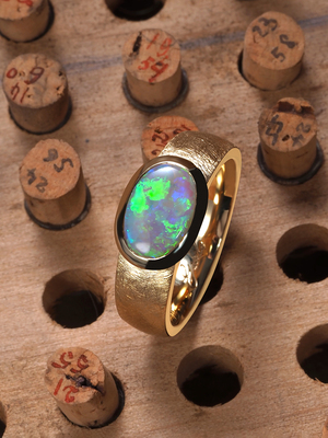Mystic Clovers - Opal gold ring