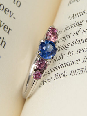 Blue and pink Sapphire white gold ring