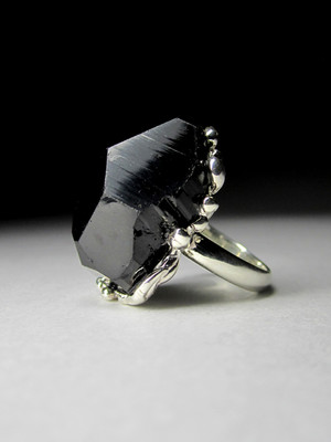 Ring black tourmaline