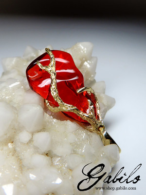 Fire opal gold pendant