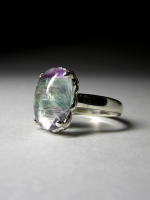 Ring with fluorite