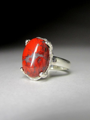 Ring with red jasper