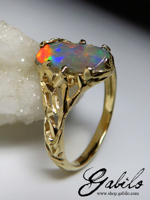 Black opal gold ring