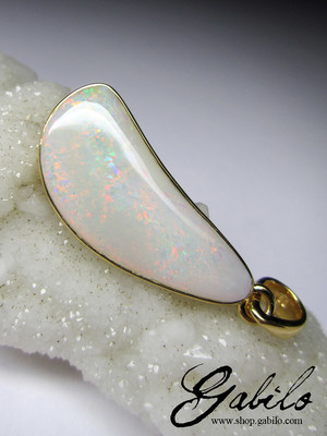 Australian opal gold necklace