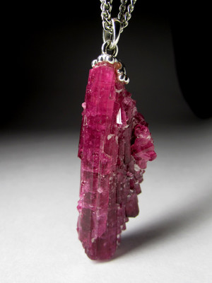 Certified pendant with pink tourmaline collection