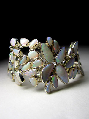 Bracelet with opal silver