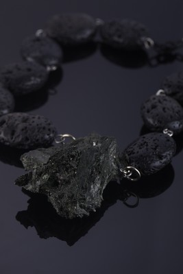 Necklace with arfvedsonite and volcanic lava