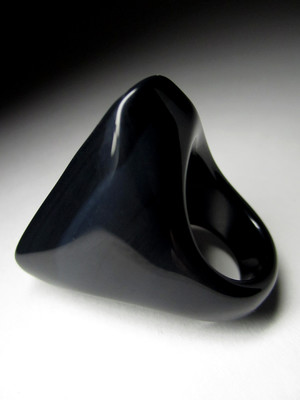 One-piece quartz ring