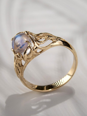 Moonstone adularia gold ring