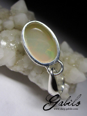 Opal silver pendant 