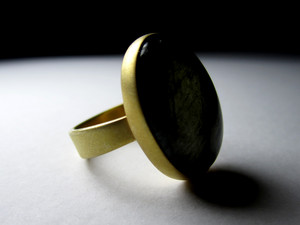 Gold Ring with Labrador