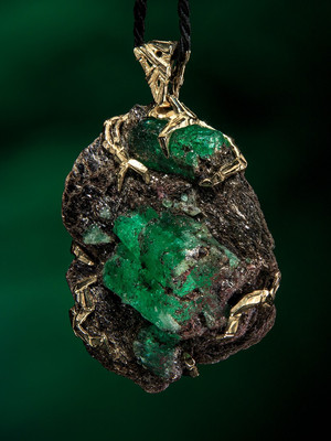 Large Emerald crystals gold pendant