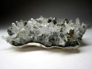 Pendant made of clusters of rock crystal and pyrite
