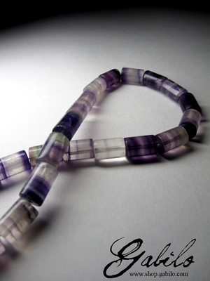 Beads from fluorite