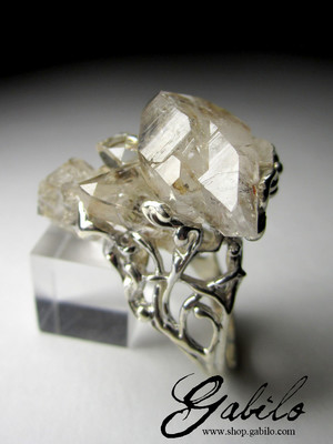 Ring with a herkimer daimond cluster of crystals