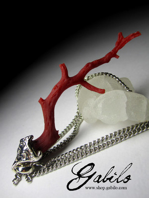 Pendant with red coral