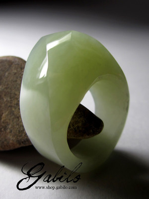 White jade ring