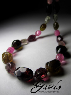 Beads from tourmaline