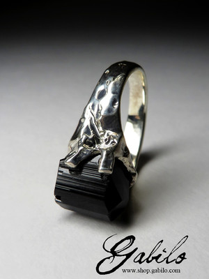 Ring with a crystal of black tourmaline