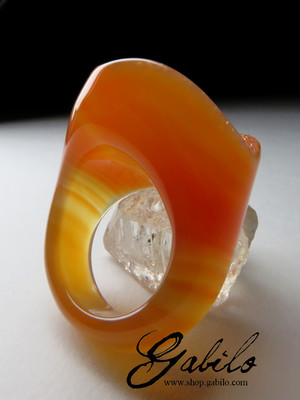 One-piece cornelian ring
