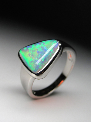 Opal Crystal Pipe white gold ring 