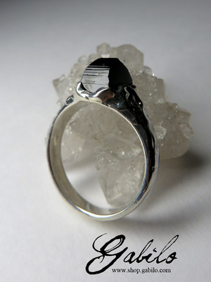 Ring with black tourmaline