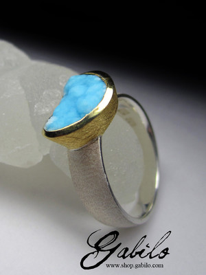 Ring with gemimorphite gilding
