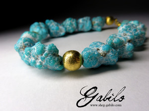 Bracelet made of turquoise nuggets
