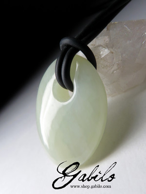 Pendant with white jade
