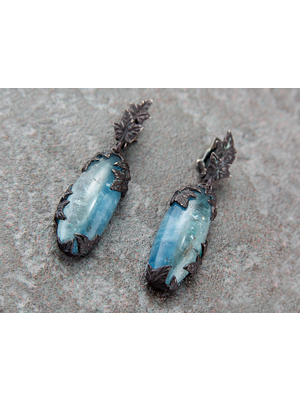 Watcher in the Water - Ivy earrings with aquamarine in blackened silver 